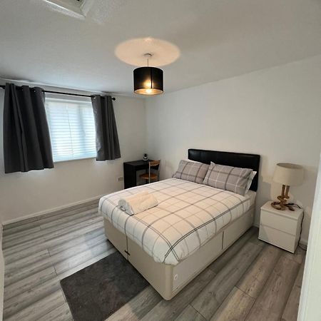 Auxano Apartments Лондон Екстериор снимка