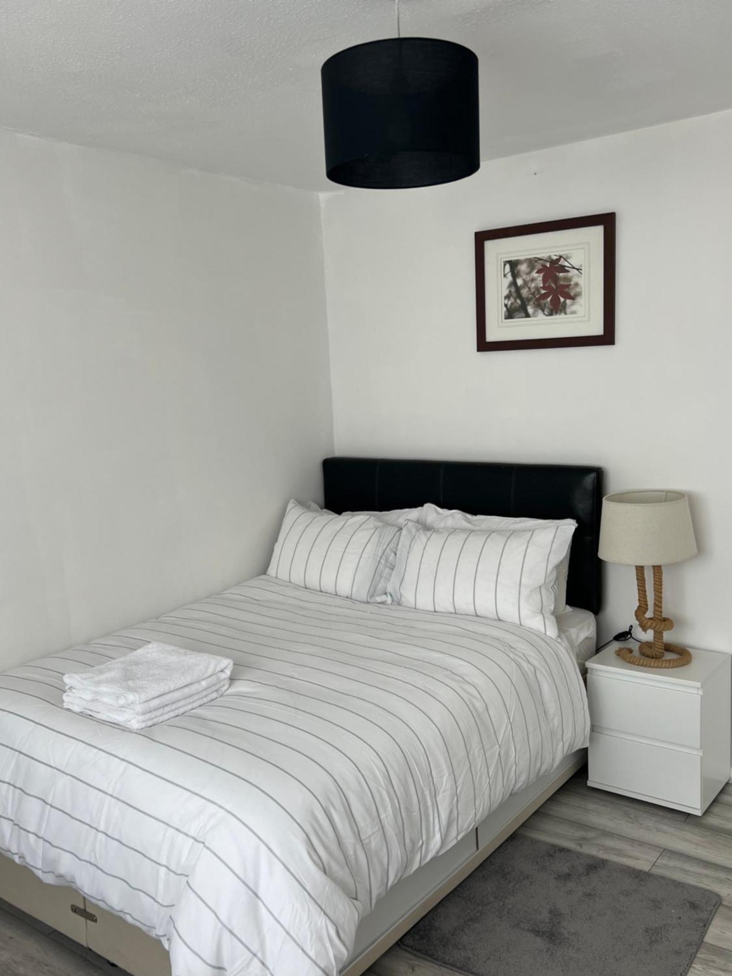 Auxano Apartments Лондон Екстериор снимка