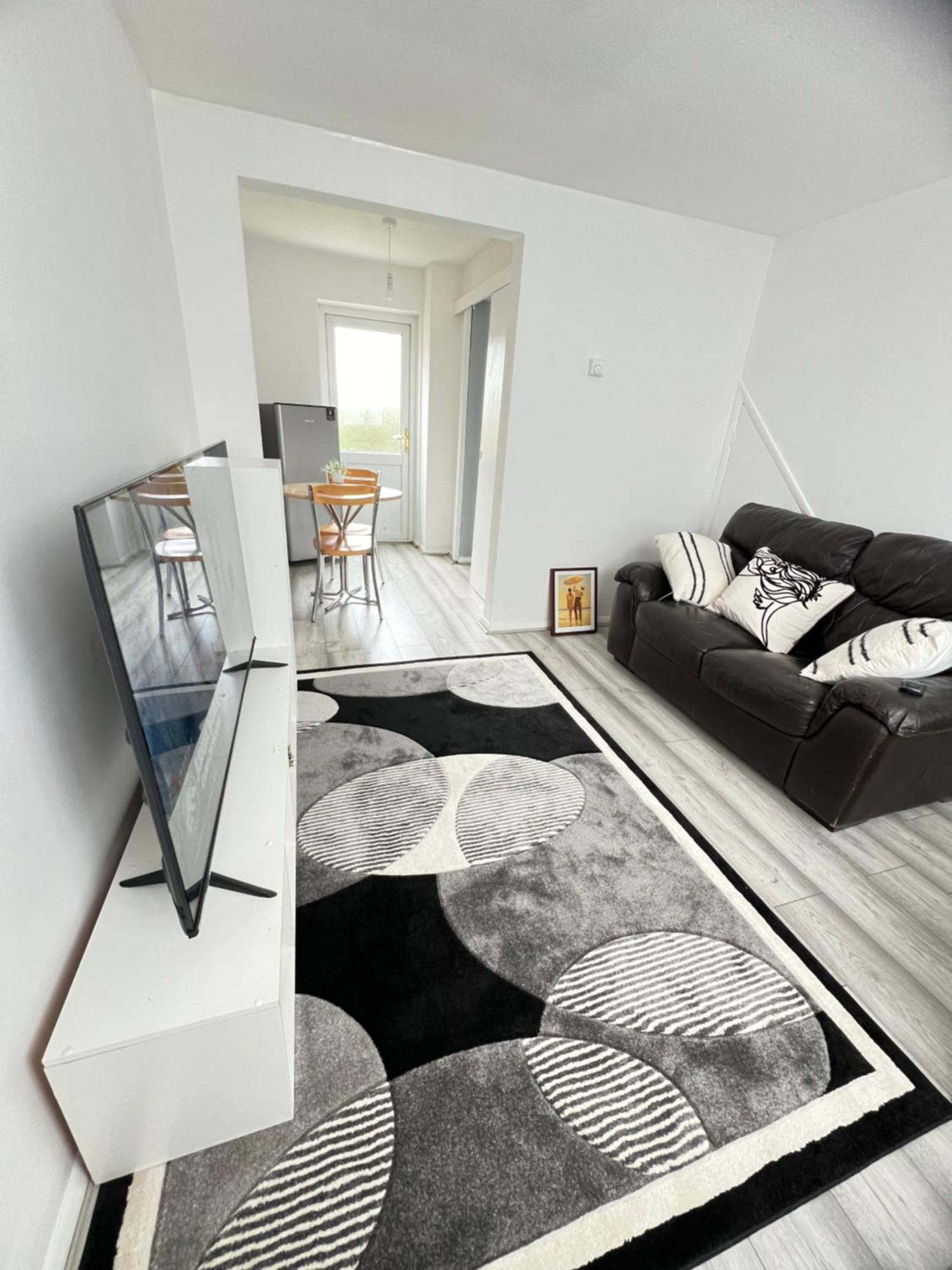 Auxano Apartments Лондон Екстериор снимка